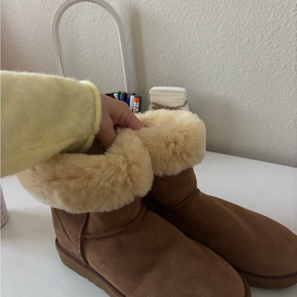 UGG Tan Ankle Boots with Cream Fur